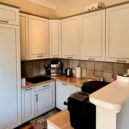 Suzy&demi Apartment Split